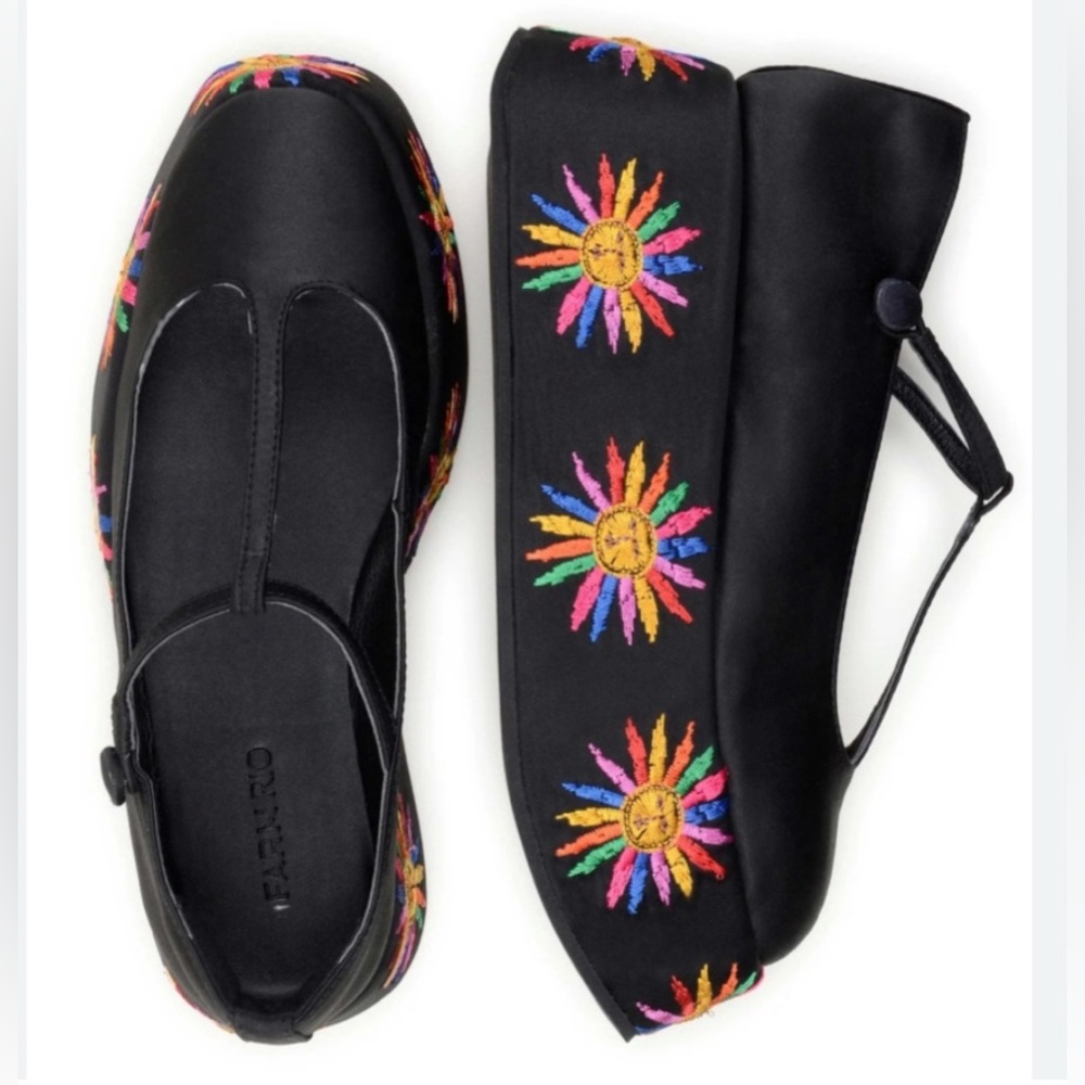 Vibrant Embroidered Black Platform Shoes - Picture 3 of 3
